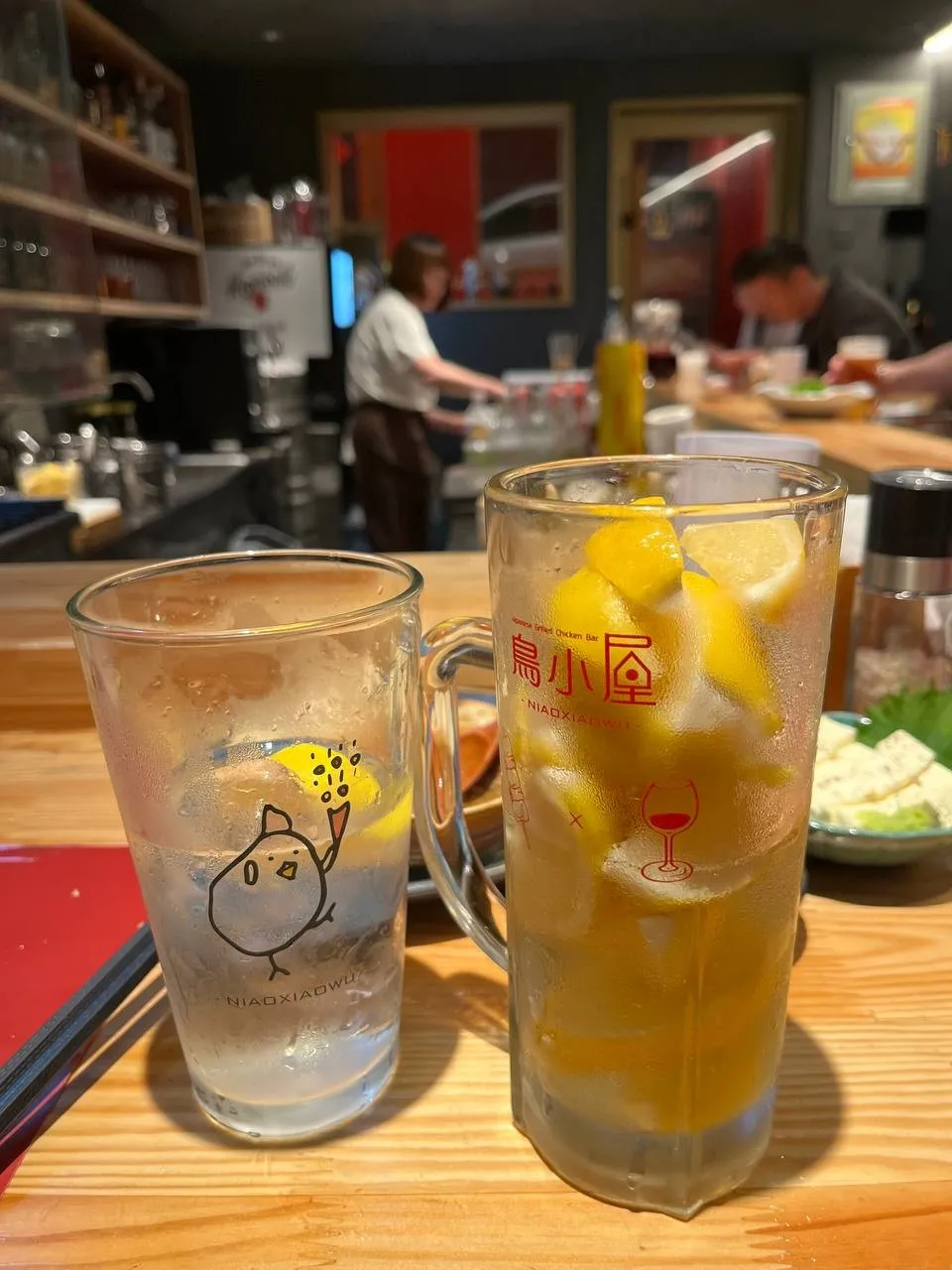 两款有气泡的酒